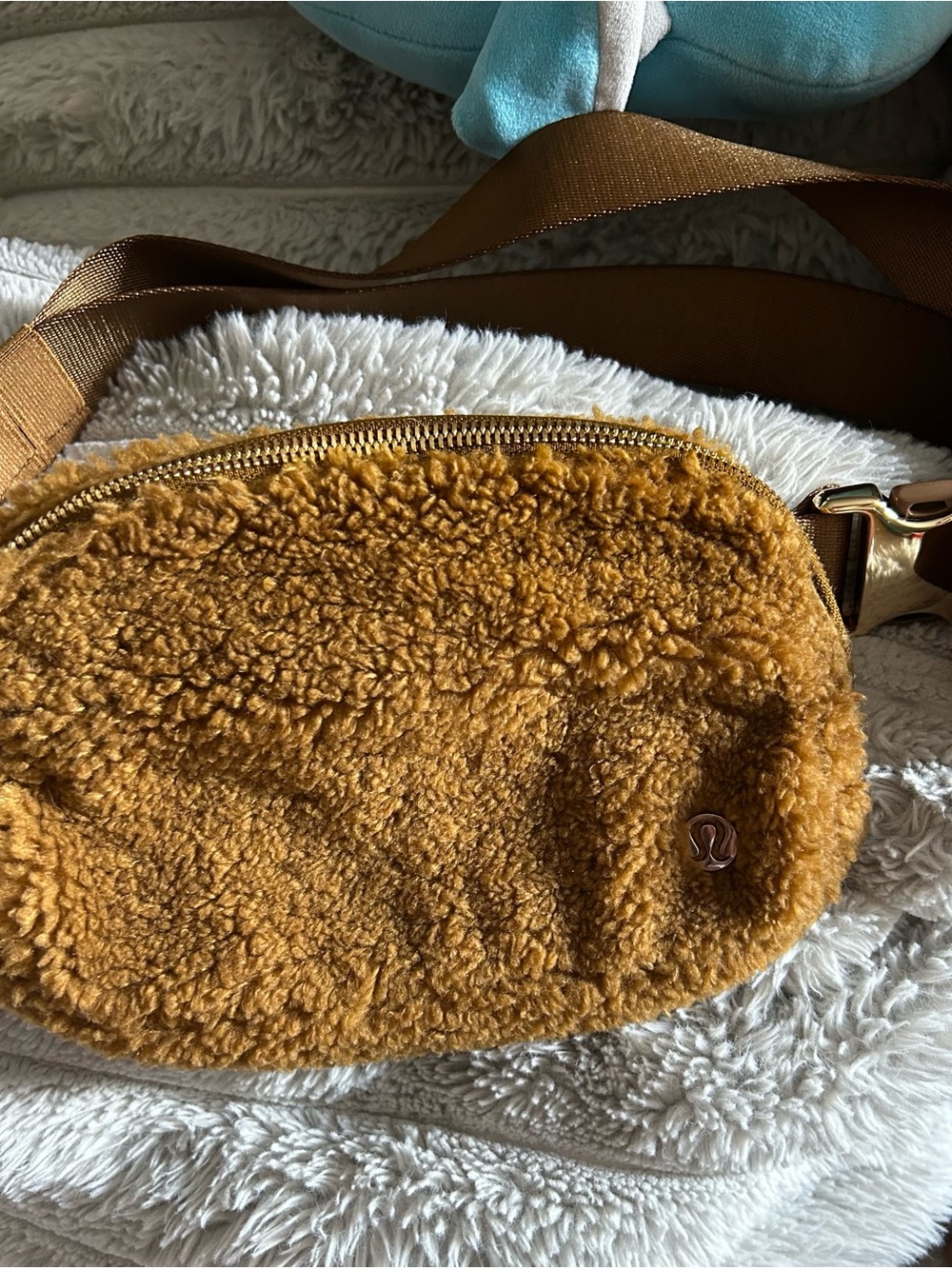 Lululemon Sherpa Crossbody Bag